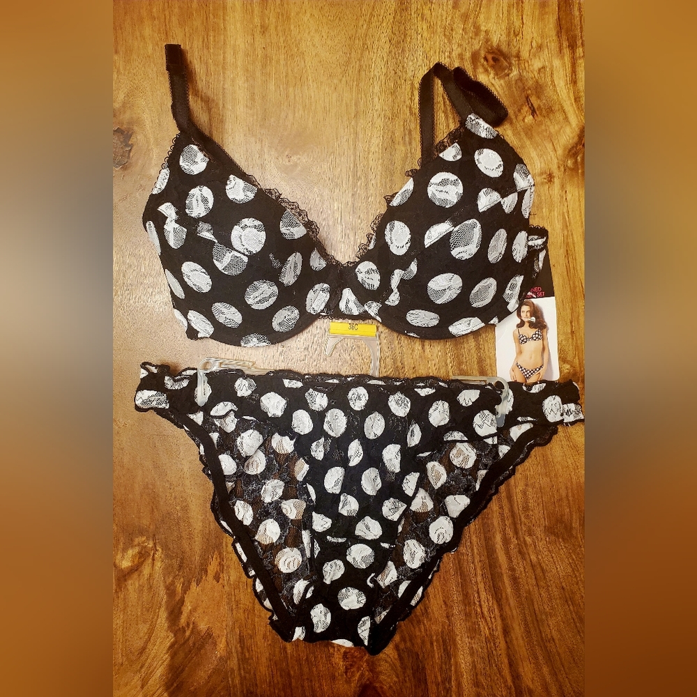 Ladies Bra and Panty set by Smart &Sexy 36 C